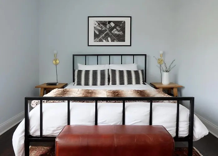 Sonder — West Belmont Chicago