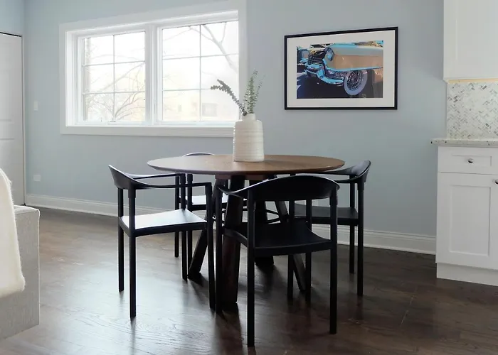 Sonder — West Belmont Chicago